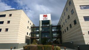 Tasmanian International Scholarship (TIS) at University of Tasmania, Australia